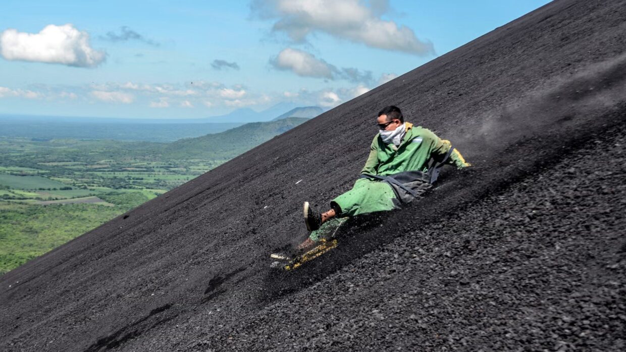 Volcano boarding, Cerro Negro, Nicaragua