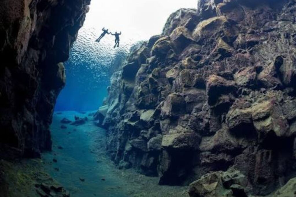 Silfra fissure snorkelling, Iceland